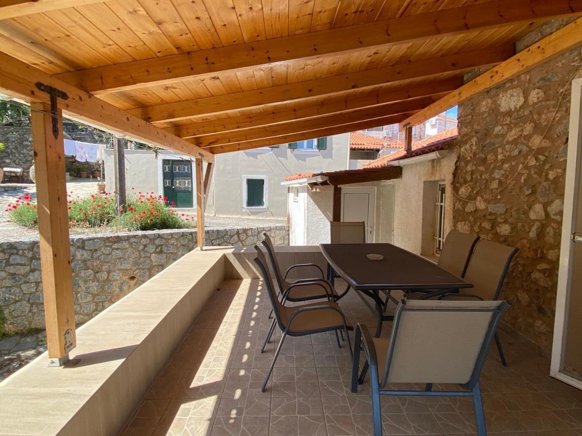 Barbajonn'S Stone House Villa Monemvasía Exteriör bild
